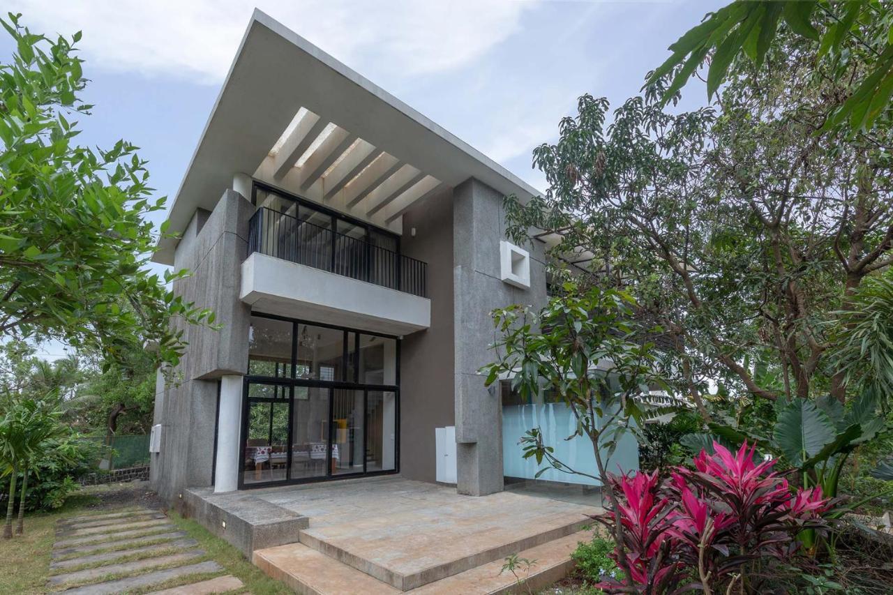 Villa Foresta By Stayvista With Modern Decor, Swimming Pool & Expansive Lawn For A Perfect Escape Lonavala Exterior foto