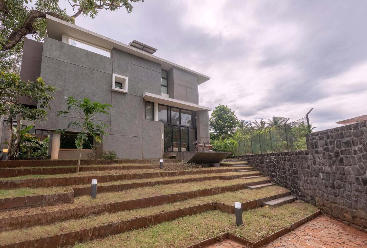 Villa Foresta By Stayvista With Modern Decor, Swimming Pool & Expansive Lawn For A Perfect Escape Lonavala Exterior foto