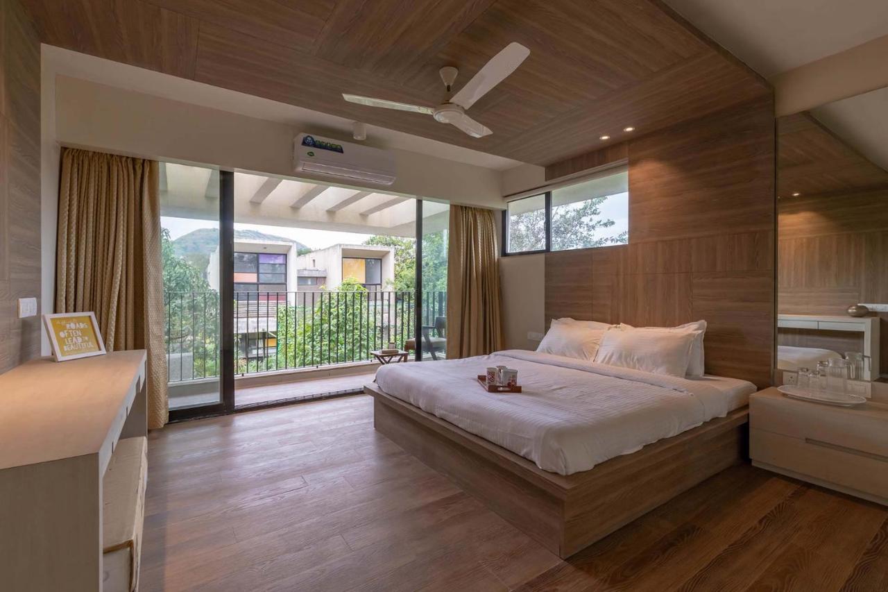 Villa Foresta By Stayvista With Modern Decor, Swimming Pool & Expansive Lawn For A Perfect Escape Lonavala Exterior foto