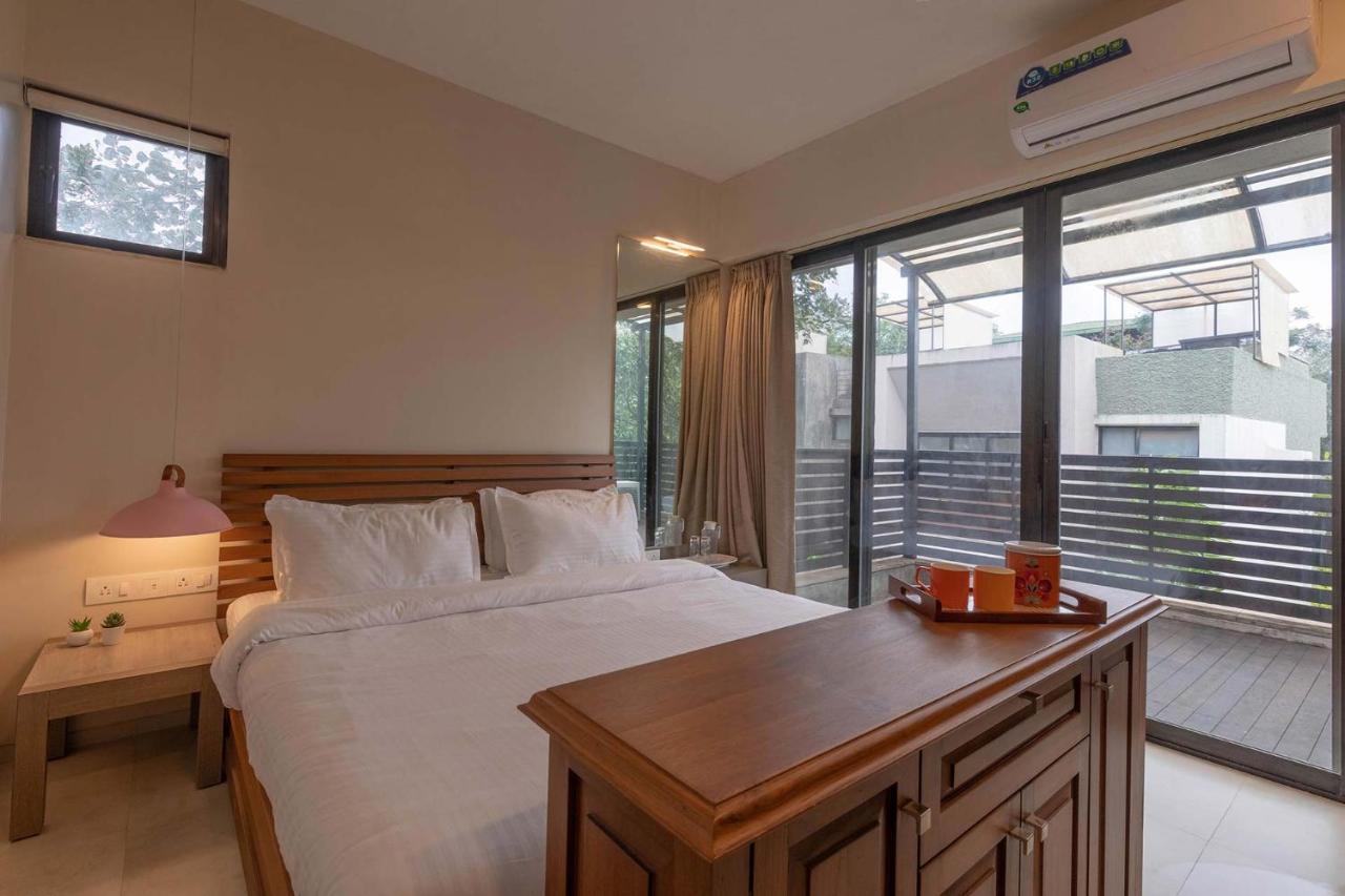 Villa Foresta By Stayvista With Modern Decor, Swimming Pool & Expansive Lawn For A Perfect Escape Lonavala Exterior foto
