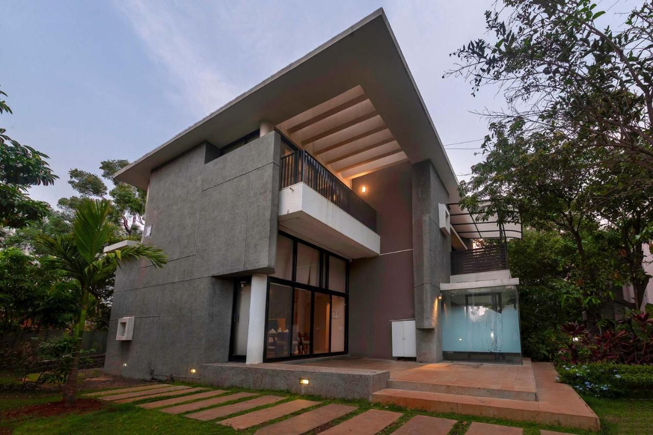 Villa Foresta By Stayvista With Modern Decor, Swimming Pool & Expansive Lawn For A Perfect Escape Lonavala Exterior foto